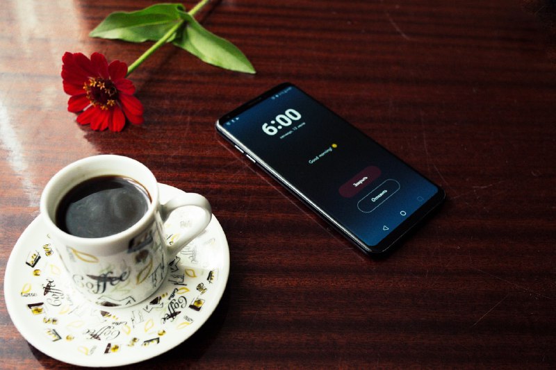 #APP #iOS #Shortcuts⏰ 早在捷径和自动化推出之前，iOS 用户应该一直对各种节假日调休、放假的闹钟设定十分头痛