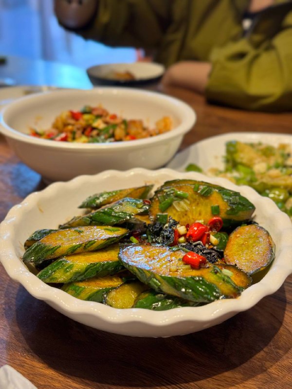 #Life #Food又是许久未更新的觅食系列，今天推荐一家在杭州非常小众，但是又能列入我年度最爱的馆子的一家湘菜馆